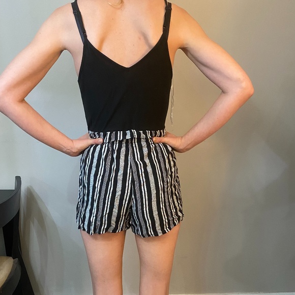 Black And White Stripped Romper - Picture 2 of 2